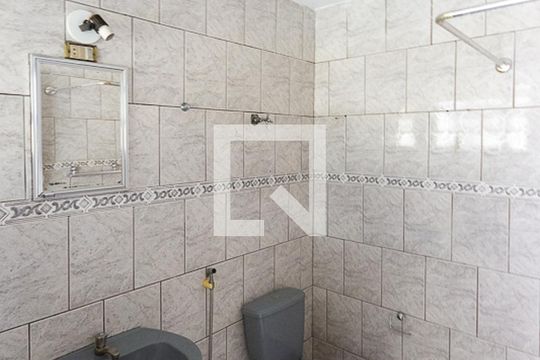 Banheiro de casa à venda com 3 quartos, 224m² em Vila Ivone, São Paulo