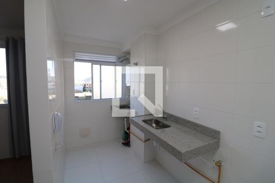 Cozinha de apartamento para alugar com 2 quartos, 43m² em Cidade São Mateus, São Paulo