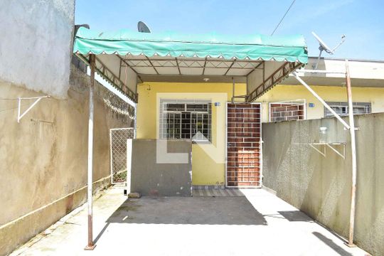 Fachada de casa para alugar com 2 quartos, 38m² em Campo de Santana, Curitiba