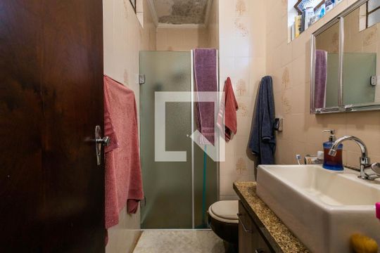 Banheiro 1 de casa à venda com 4 quartos, 200m² em Alto de Pinheiros, São Paulo