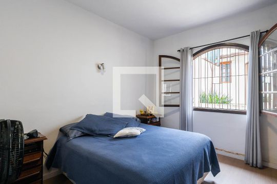 Quarto 1 de casa à venda com 4 quartos, 200m² em Alto de Pinheiros, São Paulo
