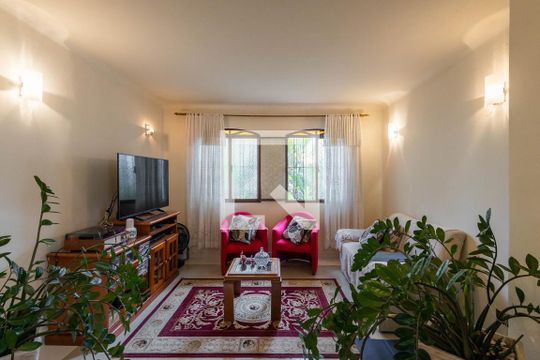 Sala de casa à venda com 4 quartos, 200m² em Alto de Pinheiros, São Paulo