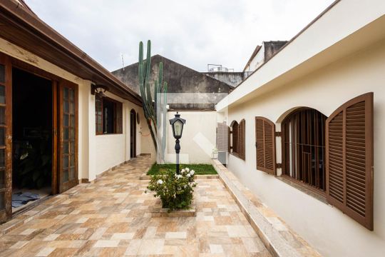 Quintal de casa à venda com 4 quartos, 200m² em Alto de Pinheiros, São Paulo