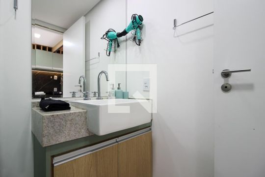 Banheiro de apartamento à venda com 1 quarto, 53m² em Jardim Paulista, São Paulo