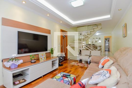 Sala de casa à venda com 3 quartos, 190m² em Parque Renato Maia, Guarulhos