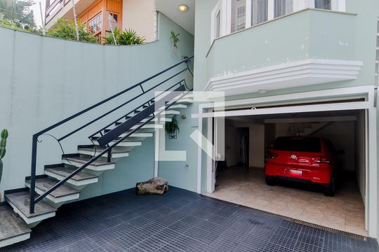 Garagem de casa à venda com 3 quartos, 190m² em Parque Renato Maia, Guarulhos