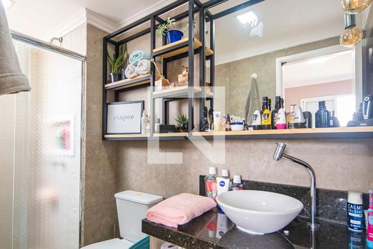 Banheiro do Quarto 3 de apartamento à venda com 3 quartos, 73m² em Vila Helena, Santo André