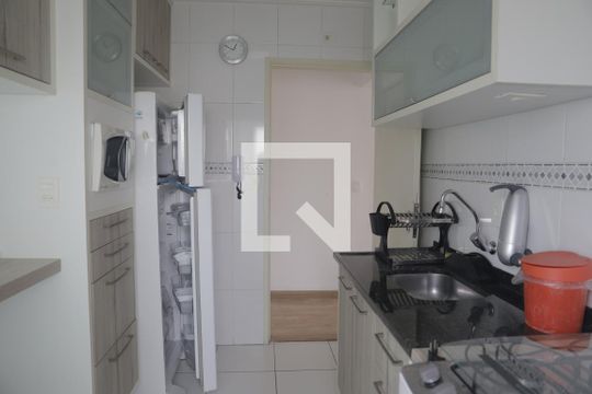Cozinha de apartamento para alugar com 2 quartos, 55m² em Bosque da Saúde, São Paulo