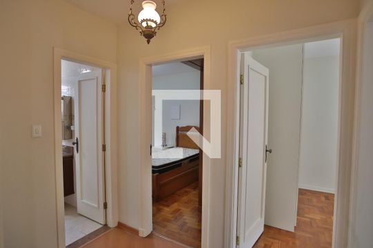 Corredor par aos Quartos e Banheiro de apartamento para alugar com 2 quartos, 73m² em Boqueirão, Santos