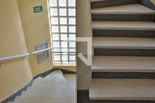 Área Comum - Escadas para o Apartamento  de apartamento para alugar com 2 quartos, 73m² em Boqueirão, Santos