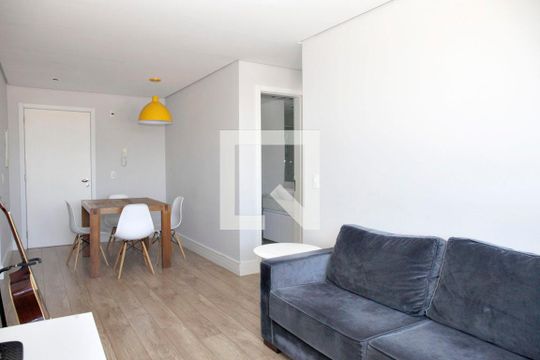 Sala de apartamento à venda com 2 quartos, 60m² em São João, Porto Alegre