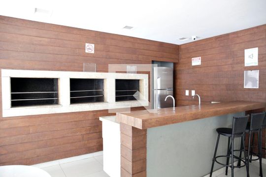 Área Comum Churrasqueira de apartamento à venda com 2 quartos, 60m² em São João, Porto Alegre