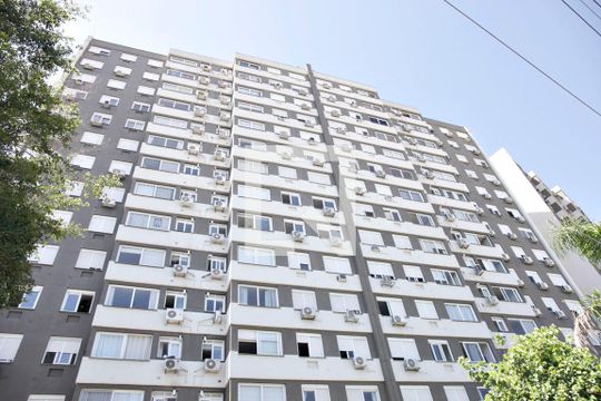 Fachada de apartamento à venda com 2 quartos, 60m² em São João, Porto Alegre