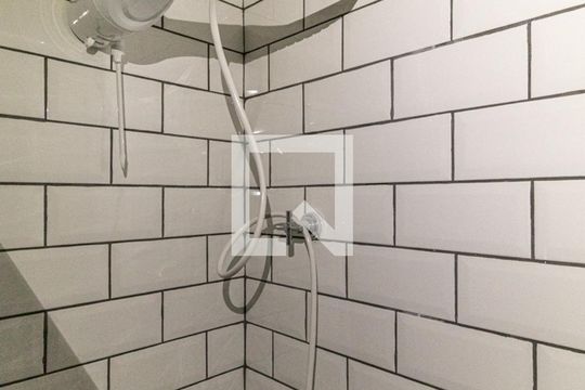 Banheiro - Chuveiro de kitnet/studio para alugar com 1 quarto, 29m² em Vila Buarque, São Paulo