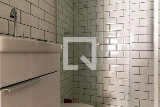 Banheiro de kitnet/studio à venda com 1 quarto, 29m² em Vila Buarque, São Paulo
