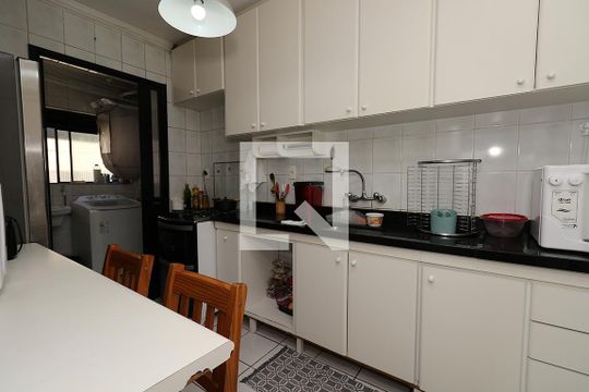 Cozinha de apartamento à venda com 4 quartos, 244m² em Sumarezinho, São Paulo