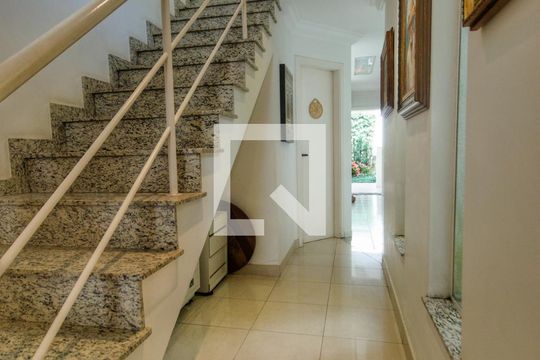 Corredor de casa de condomínio à venda com 4 quartos, 260m² em Jardim Vila Mariana, São Paulo