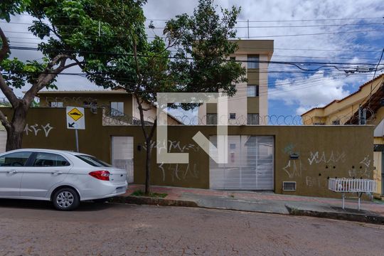 Fachada  de apartamento para alugar com 2 quartos, 46m² em Jaqueline, Belo Horizonte