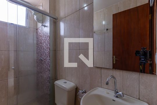 Banheiro  de apartamento para alugar com 2 quartos, 46m² em Jaqueline, Belo Horizonte