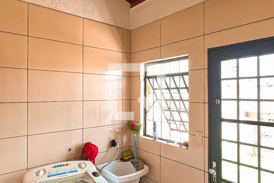 Área de Serviço de casa para alugar com 2 quartos, 200m² em Vila Nova Bonsucesso, Guarulhos