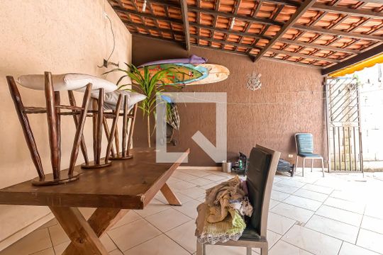Área de Serviço de casa para alugar com 2 quartos, 200m² em Vila Nova Bonsucesso, Guarulhos
