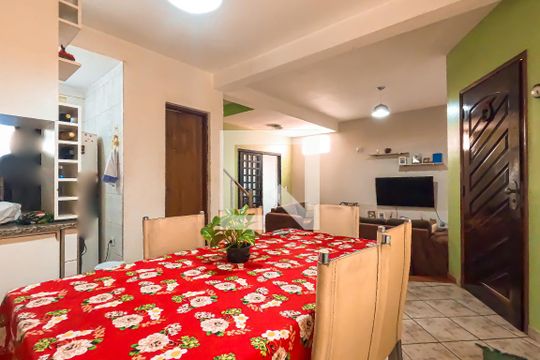 Sala/Cozinha de casa para alugar com 2 quartos, 200m² em Vila Nova Bonsucesso, Guarulhos