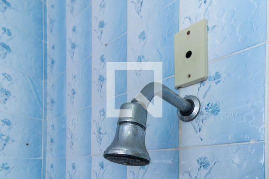 Banheiro de apartamento à venda com 1 quarto, 23m² em Catete, Rio de Janeiro