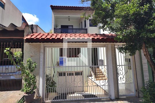 Fachada de casa à venda com 3 quartos, 292m² em Vila Camilopolis, Santo André