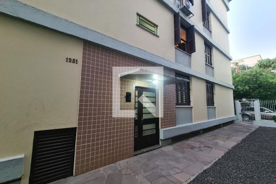 Entrada de apartamento à venda com 2 quartos, 54m² em Centro, São Leopoldo