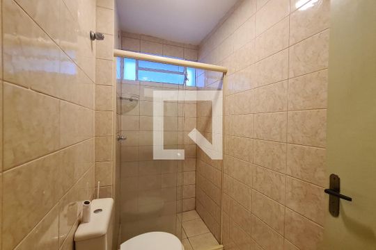 Banheiro de apartamento à venda com 2 quartos, 54m² em Centro, São Leopoldo