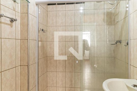 Banheiro - Box de kitnet/studio para alugar com 1 quarto, 42m² em Vila Buarque, São Paulo