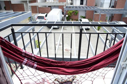 Sacada de casa de condomínio para alugar com 3 quartos, 105m² em Chácara Pavoeiro, Cotia