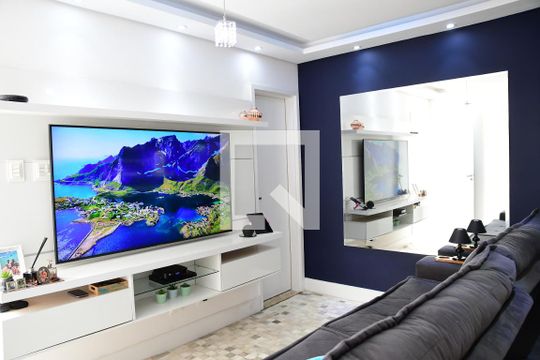 Sala de casa de condomínio para alugar com 3 quartos, 105m² em Chácara Pavoeiro, Cotia