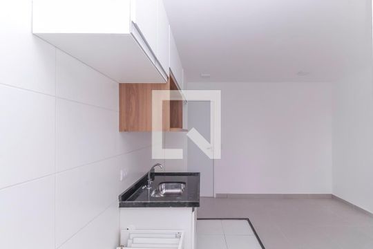 Cozinha de apartamento para alugar com 1 quarto, 32m² em Parque da Vila Prudente, São Paulo