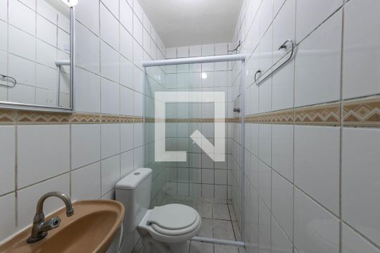 Banheiro de casa para alugar com 1 quarto, 45m² em Parque São Lucas, São Paulo
