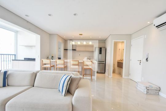 Sala de Estar de apartamento para alugar com 2 quartos, 77m² em Vila Cordeiro, São Paulo