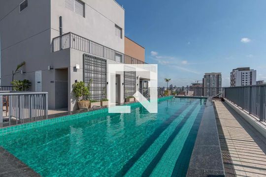 Piscina de apartamento para alugar com 2 quartos, 77m² em Vila Cordeiro, São Paulo