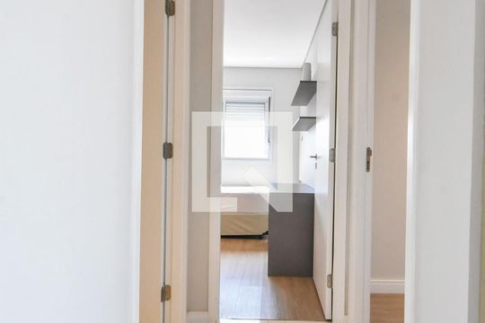 Corredor de apartamento para alugar com 2 quartos, 77m² em Vila Cordeiro, São Paulo