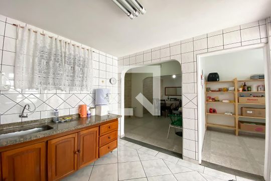 Cozinha de casa à venda com 4 quartos, 367m² em Bela Vista, Osasco