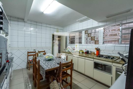 Cozinha de casa à venda com 3 quartos, 144m² em Conjunto Residencial Antuerpia, São Bernardo do Campo