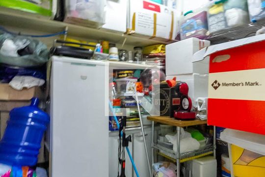 Despensa de casa à venda com 3 quartos, 144m² em Conjunto Residencial Antuerpia, São Bernardo do Campo