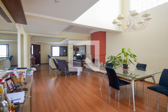 Sala de casa à venda com 6 quartos, 512m² em Santa Tereza, Porto Alegre