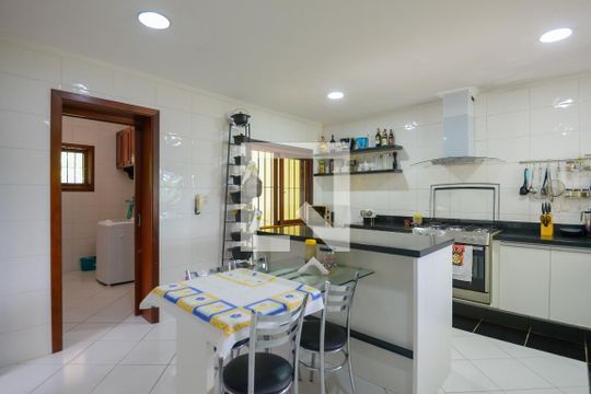 Cozinha de casa para alugar com 6 quartos, 512m² em Santa Tereza, Porto Alegre