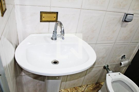 Banheiro de casa à venda com 5 quartos, 250m² em Jardim Pedro José Nunes, São Paulo