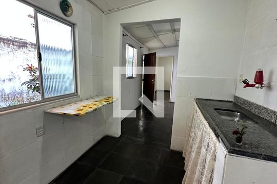 Cozinha de casa de condomínio para alugar com 1 quarto, 70m² em Barra da Tijuca, Rio de Janeiro
