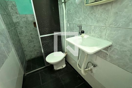 Banheiro de casa de condomínio para alugar com 1 quarto, 70m² em Barra da Tijuca, Rio de Janeiro