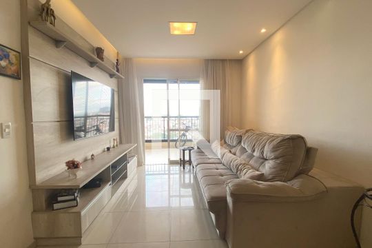 Apartamento para alugar com 3 quartos, 120m² em Jardim Tupanci, Barueri