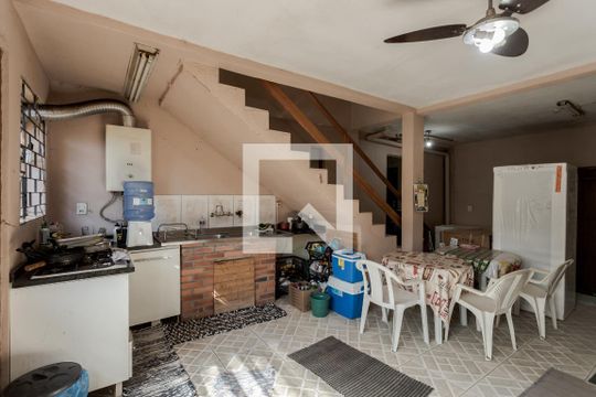 Cozinha de casa à venda com 6 quartos, 150m² em Sarandi, Porto Alegre