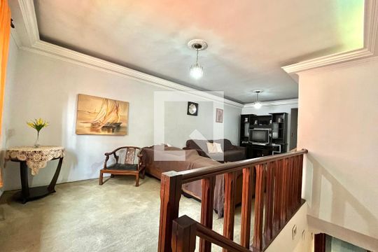 Sala de TV de casa à venda com 5 quartos, 252m² em Cidade Domitila, São Paulo