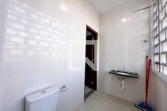 Banheiro de apartamento para alugar com 1 quarto, 50m² em Barra Funda, São Paulo